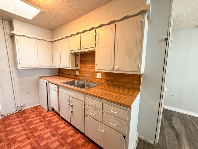 Photo - 1912 20th St Unit B