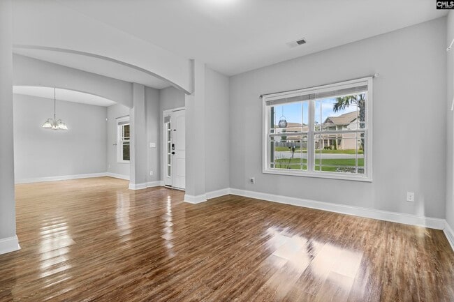 Photo - 38 Athlone Ct