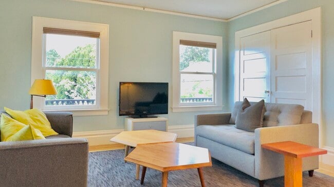 Building Photo - 457 -459 65th St Unit Fairview Park upper floor