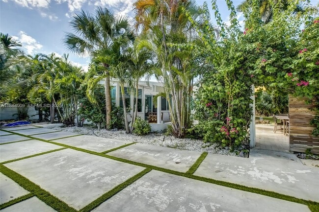 Photo - 2601 NE 11th Ct