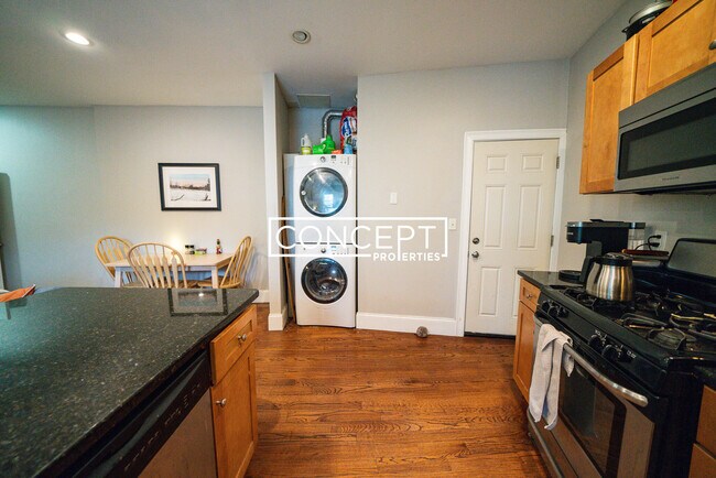 Photo - 344 Centre St Unidad 1