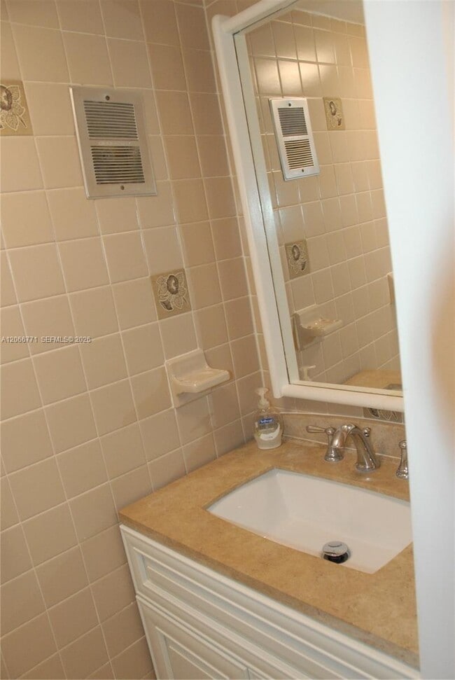 Photo - 10907 N Kendall Dr Unit 416