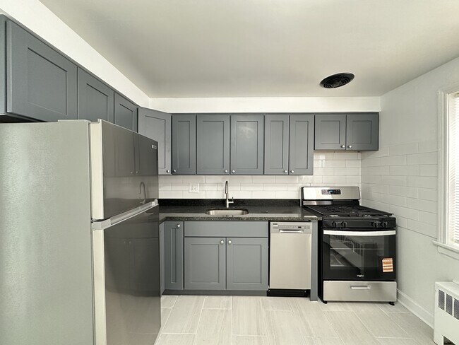 Photo - 6721 N California Ave Unit WG