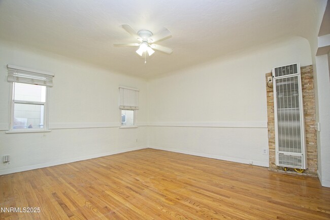 Photo - 1418 E St