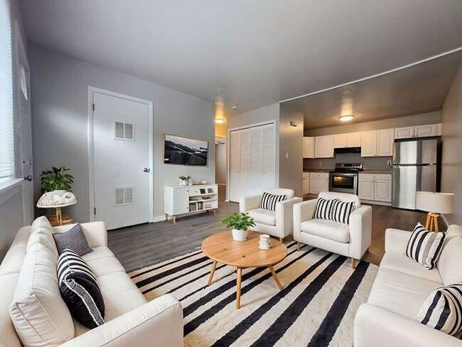 Building Photo - Remodeled 2-Bedroom Home with Modern Upgra...