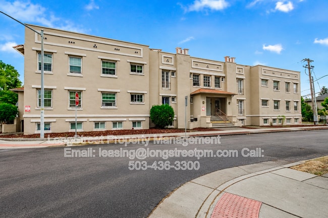 Building Photo - 204 NW 17th St Unit 3