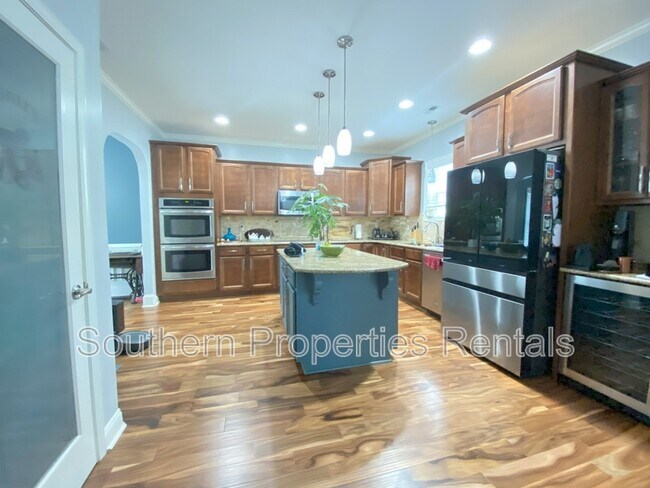Photo - 351 Maplewood Dr