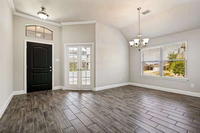 211 Jacaranda Dr