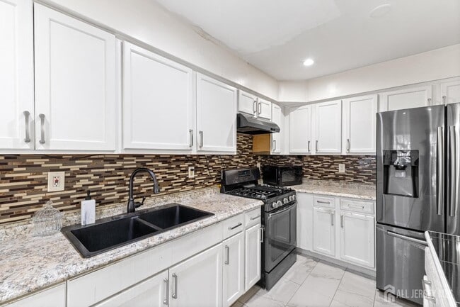 Photo - 155 Salem Rd