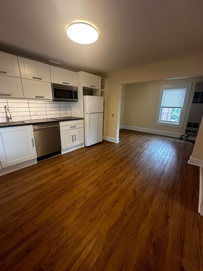 Building Photo - 9 Lakeview Terrace Unit APT 2