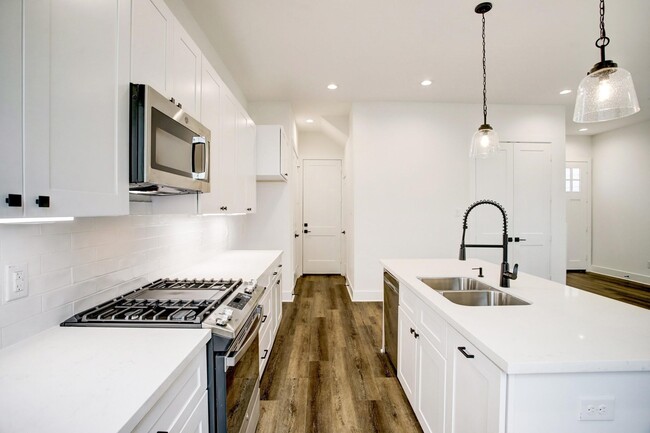 Photo - 1220 Mcneil St