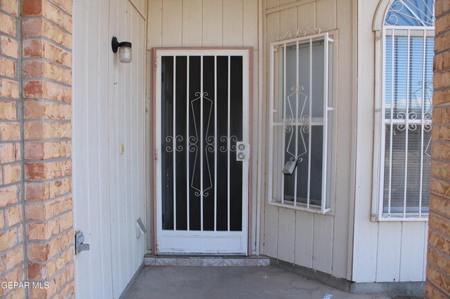 Photo - 10936 Whitehall Dr