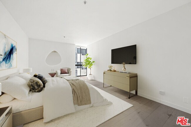 Photo - 10660 Wilshire Blvd