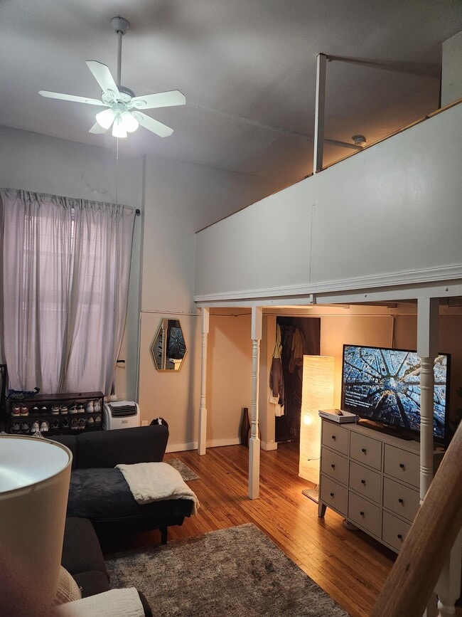 Photo - 927 Pine St Unit 102