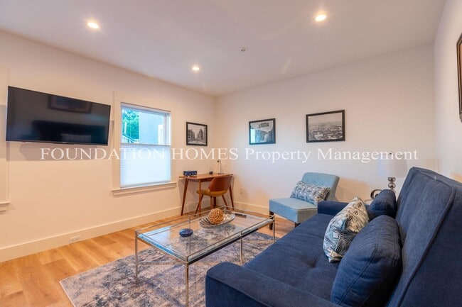 Photo - Newly Remodeled - Luxury Finishes - Downto...
