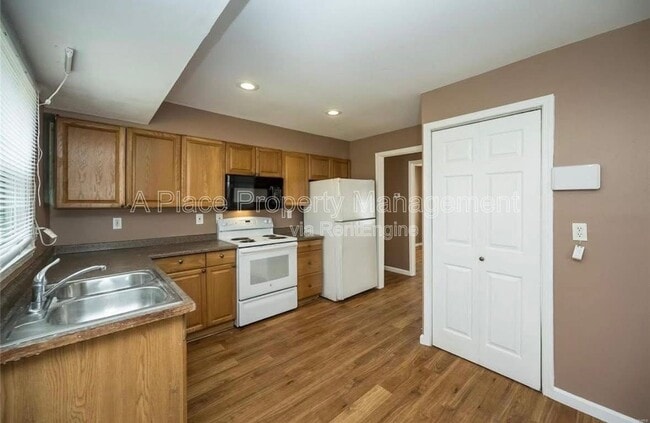 Photo - 325 Caithness Rd