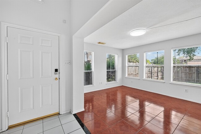 Photo - 8366 Golf Green Cir