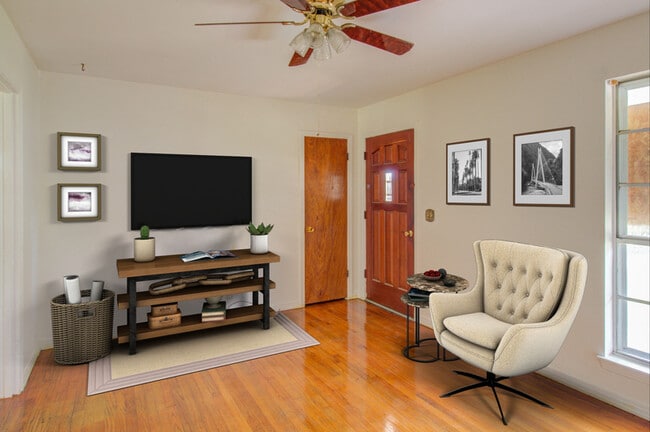 Photo - 35 Milton St