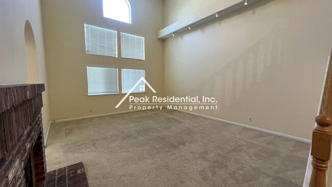 Photo - Very Nice 4bd/3ba Roseville House With 2 Car Garage And Pool!