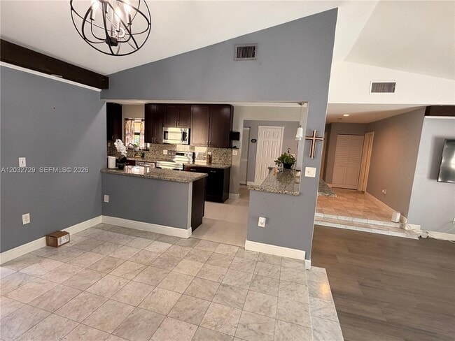 Photo - 20451 NE 10th Pl