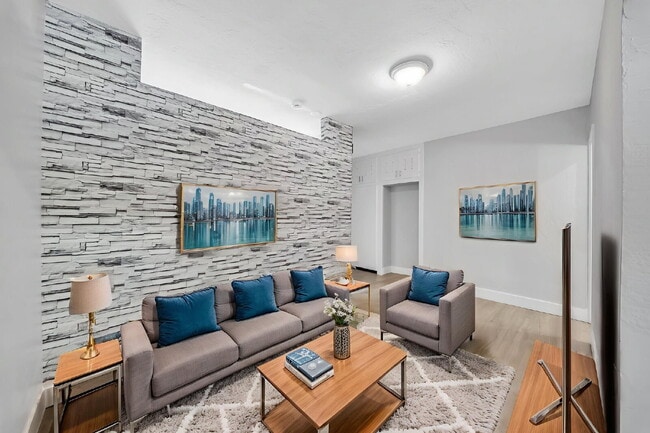 Building Photo - Bright & Updated 1-Bedroom in Prime Hollywood Location Unit #8