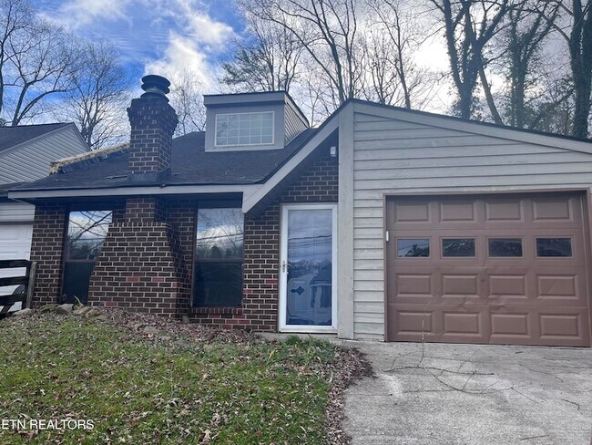 Photo - 7666 Chatham Cir NW