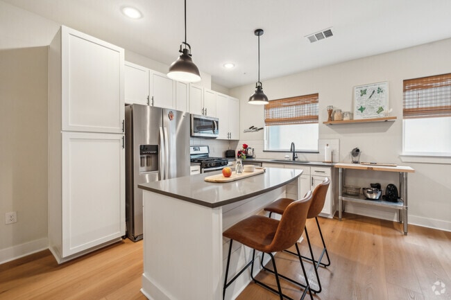Building Photo - 2827 Manor Rd Unit #3104 Rental