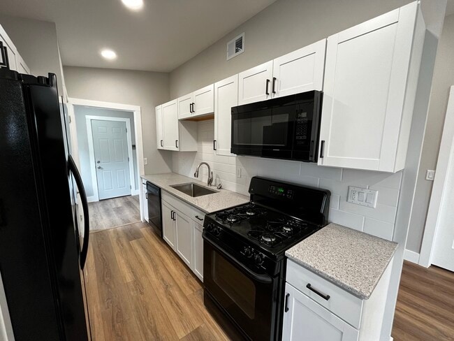 Photo - 54 Fontenelle St SE