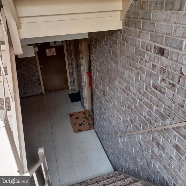 Building Photo - 3832 Bel Pre Rd Unit 2