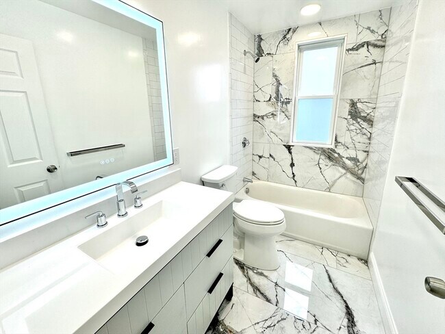 Photo - 190 Hillside St Unit 2