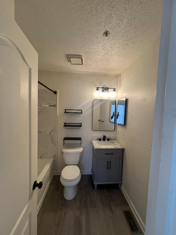 Photo - 5252 Daventry Ter