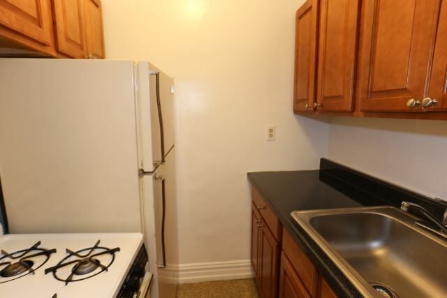533 W Roscoe Unit 102