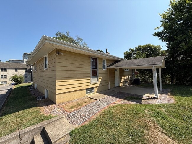 Photo - 171 W Patterson Ave