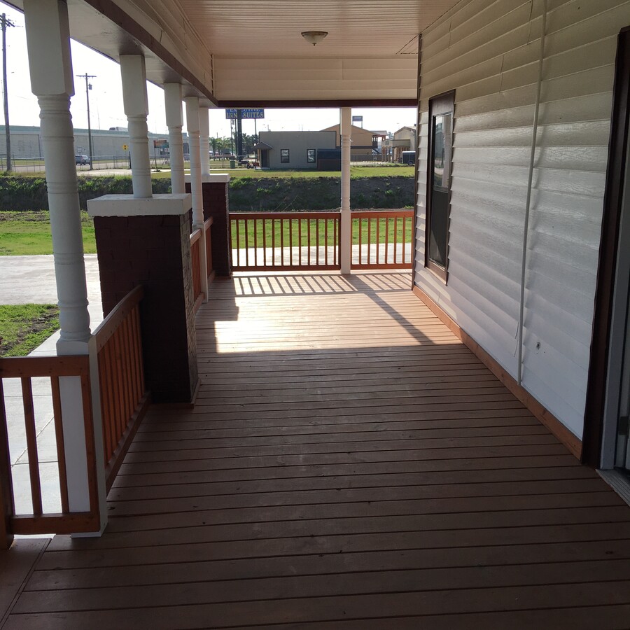 Photo - 1601 W Expressway 83