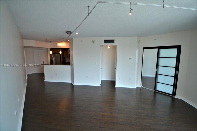 Building Photo - 9055 SW 73rd Ct Unit 1704 Rental