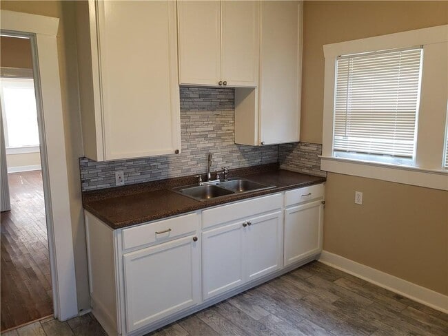 Photo - 1405 Waller St