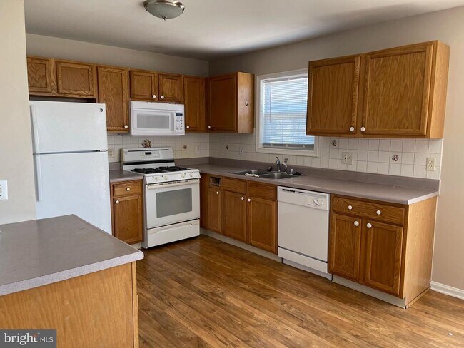 Photo - 33 Versailles Ct Casa Adosada