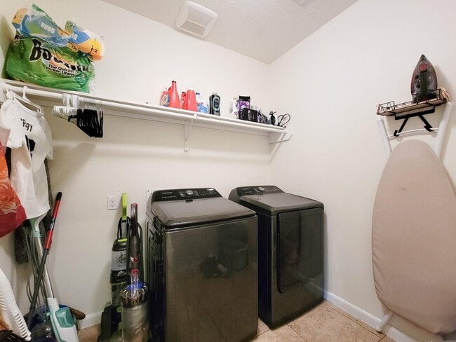 Photo - 5046 Longlane Dr