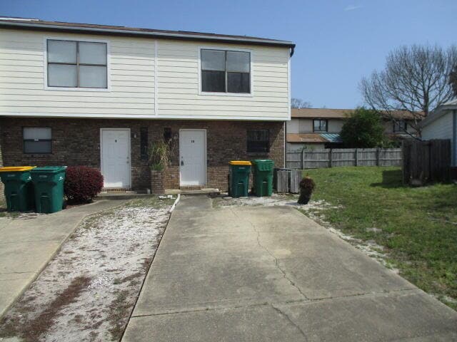 Building Photo - 206 Ann Cir