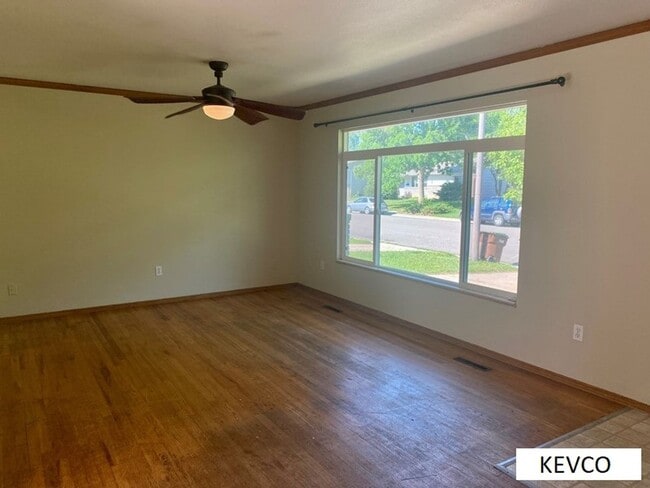 Photo - Home with Tons of Space!!