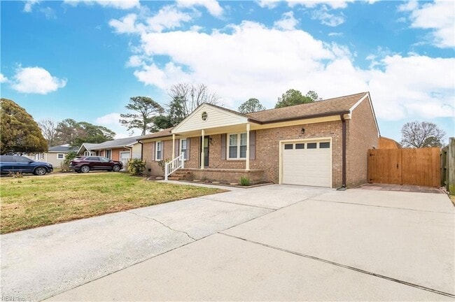 Photo - 821 Gene Crescent