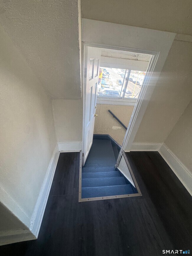 Photo - 133 Wordin Ave Unit 3rd