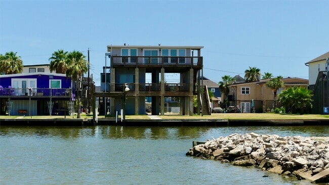 Building Photo - 58 Lakeside Dr