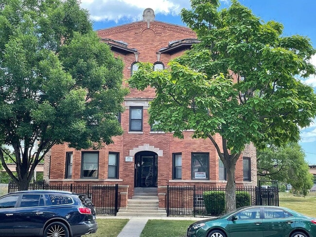 Building Photo - 5623 S Prairie Ave Unit 3S