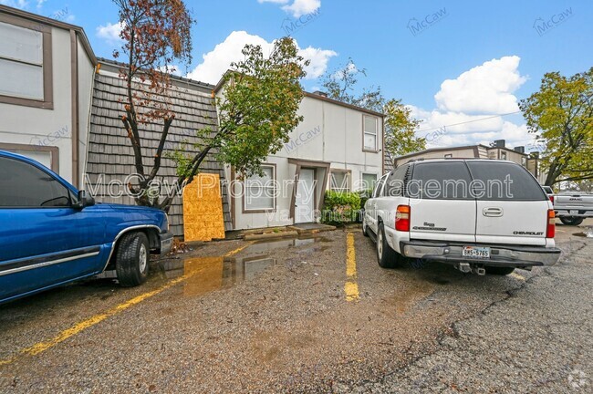 Building Photo - 2904 Ruidosa Ave Unit 203 Rental