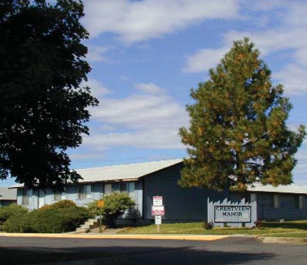 Crestview Manor - Crestview Manor Apartments