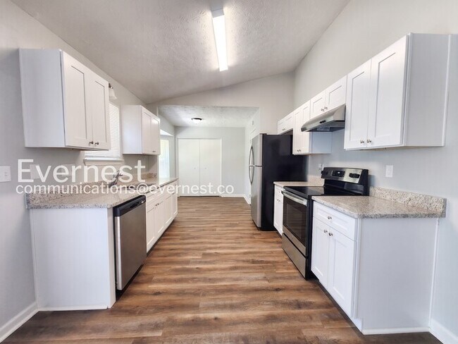 Photo - 3 Bed/2 Bath Home with Garage / Pet-Friendly / Coming Soon!