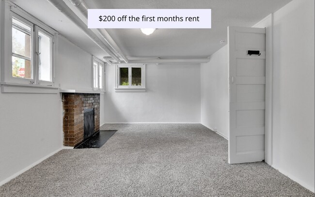Building Photo - $1,495.00, 1 bed, 1 bath newly renovated b... Unit 3338-B Rental