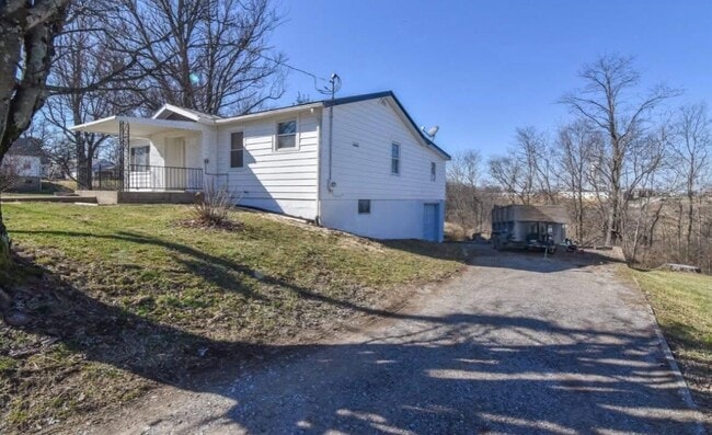 5 Lake St