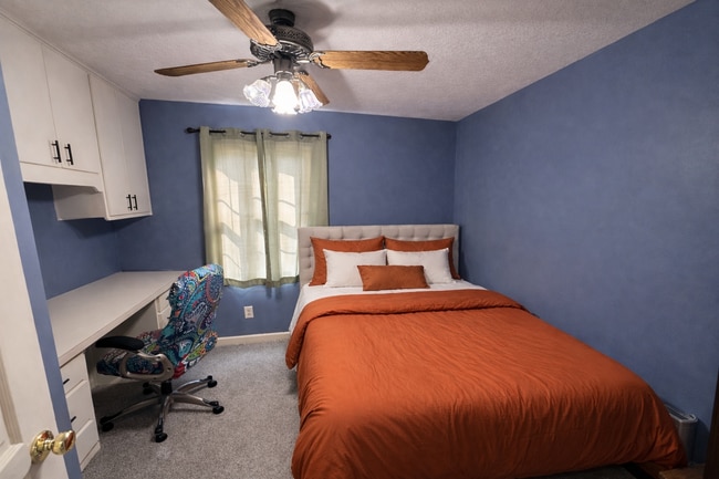 Photo - 3077 Laura Ln